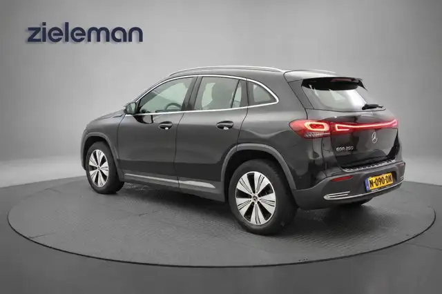 Mercedes-Benz Eqa view 4
