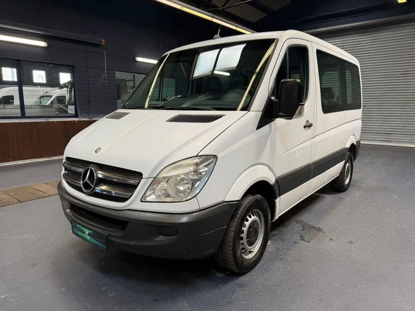 Mercedes-Benz Sprinter 211 9 Sitze Klima AHK TÜV 05/2027 Weiß - 2