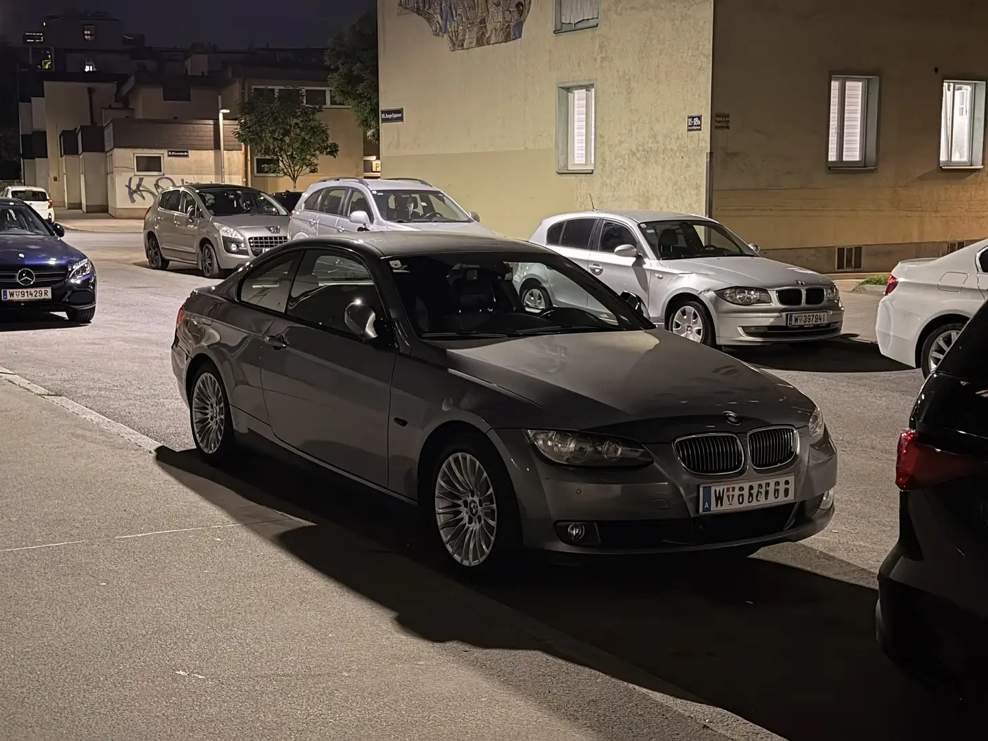 BMW 325 E92 325D M57 VFL TOP AUSTATTUNG & NICHT VERBASTELT - 1
