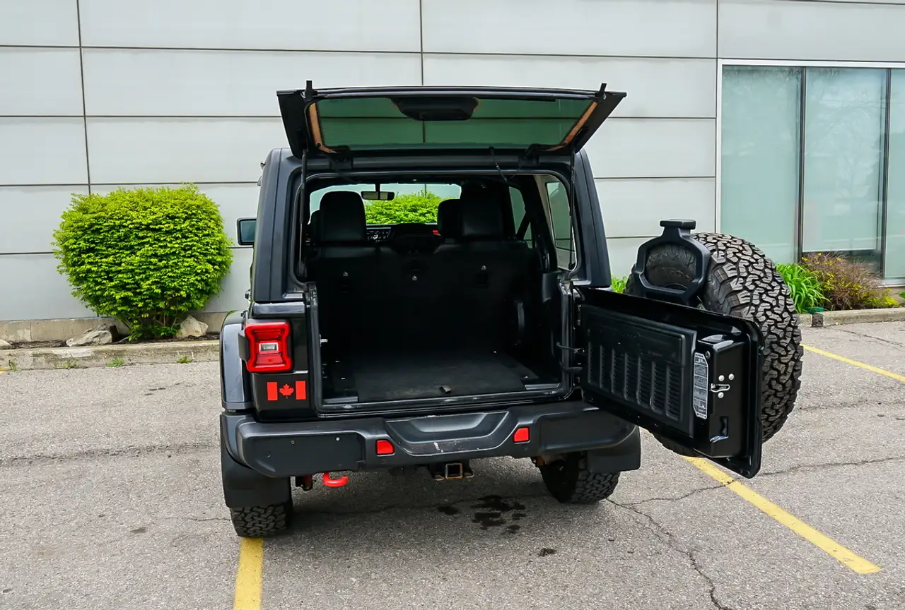 Jeep Wrangler photo Jeep Wrangler