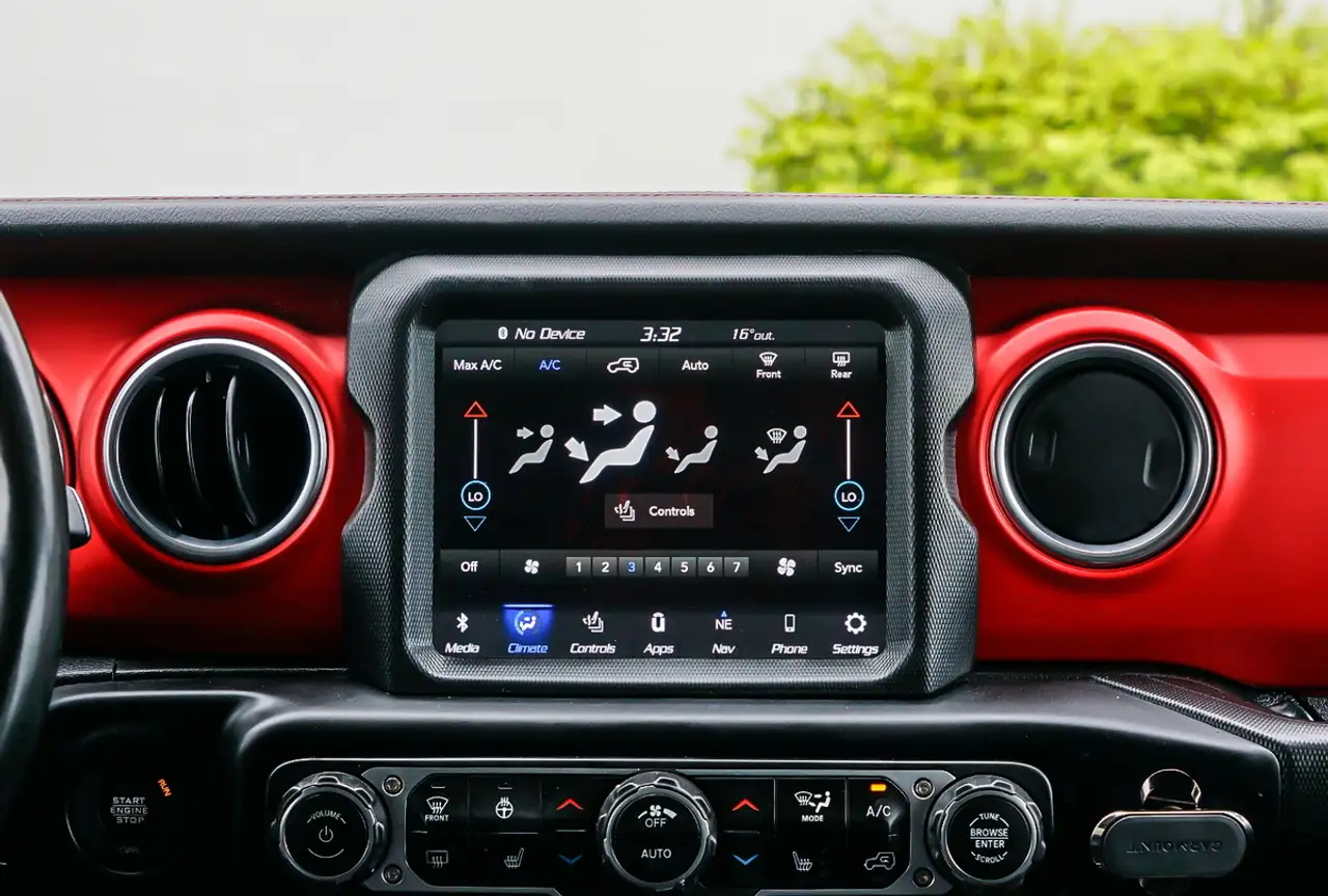 Jeep Wrangler photo Jeep Wrangler