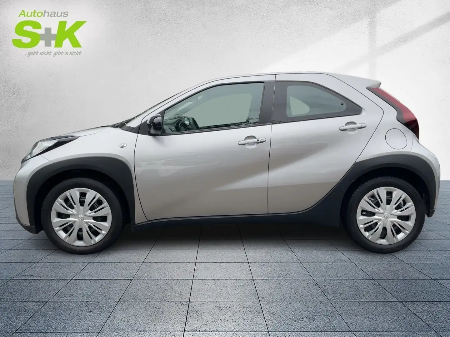 Toyota Aygo X 1,0-l-VVT-i, 5-Tür,Play+SHZ+GJR+R-Kamera+ Argent - 2