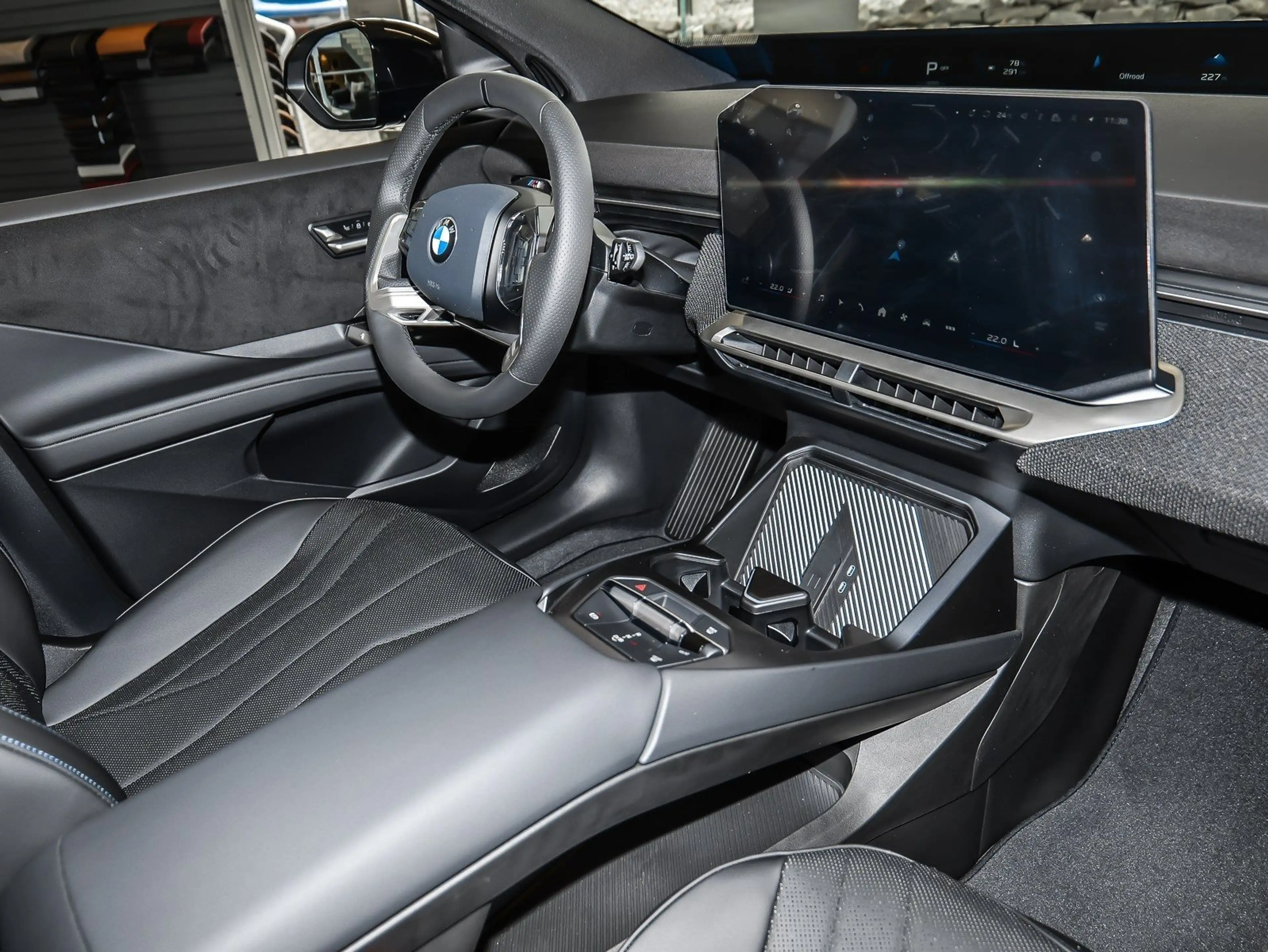 BMW iX3 40 M Sport Pro HUD 3D PANO AHK PA PROF — photo 3