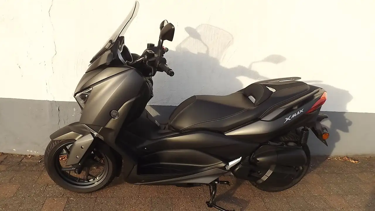 Yamaha X-Max 125