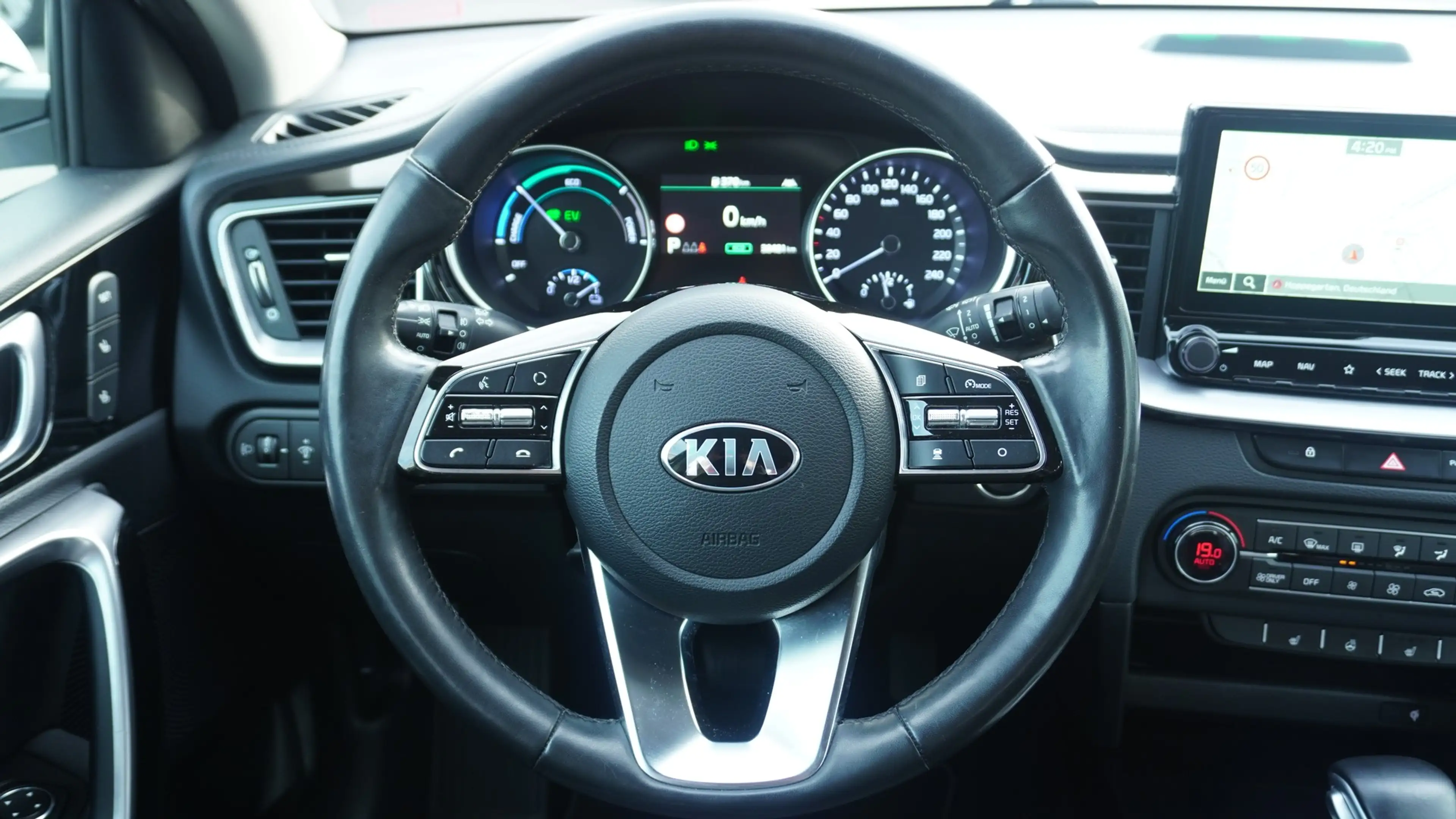 Kia Ceed SW / cee'd SW Ceed SW 1.6 Plug-in Hybrid Spirit ACC AHK Memory — photo 12