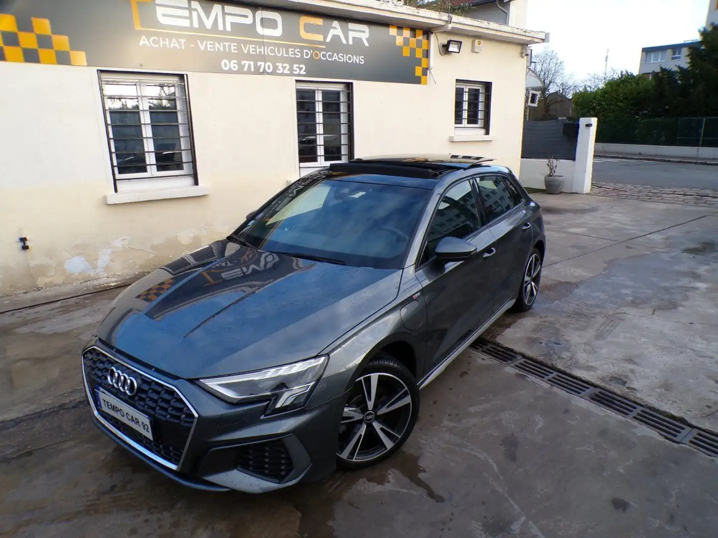 Audi A3 40 TFSIe 204 S tronic 6 S Line Gris - 2