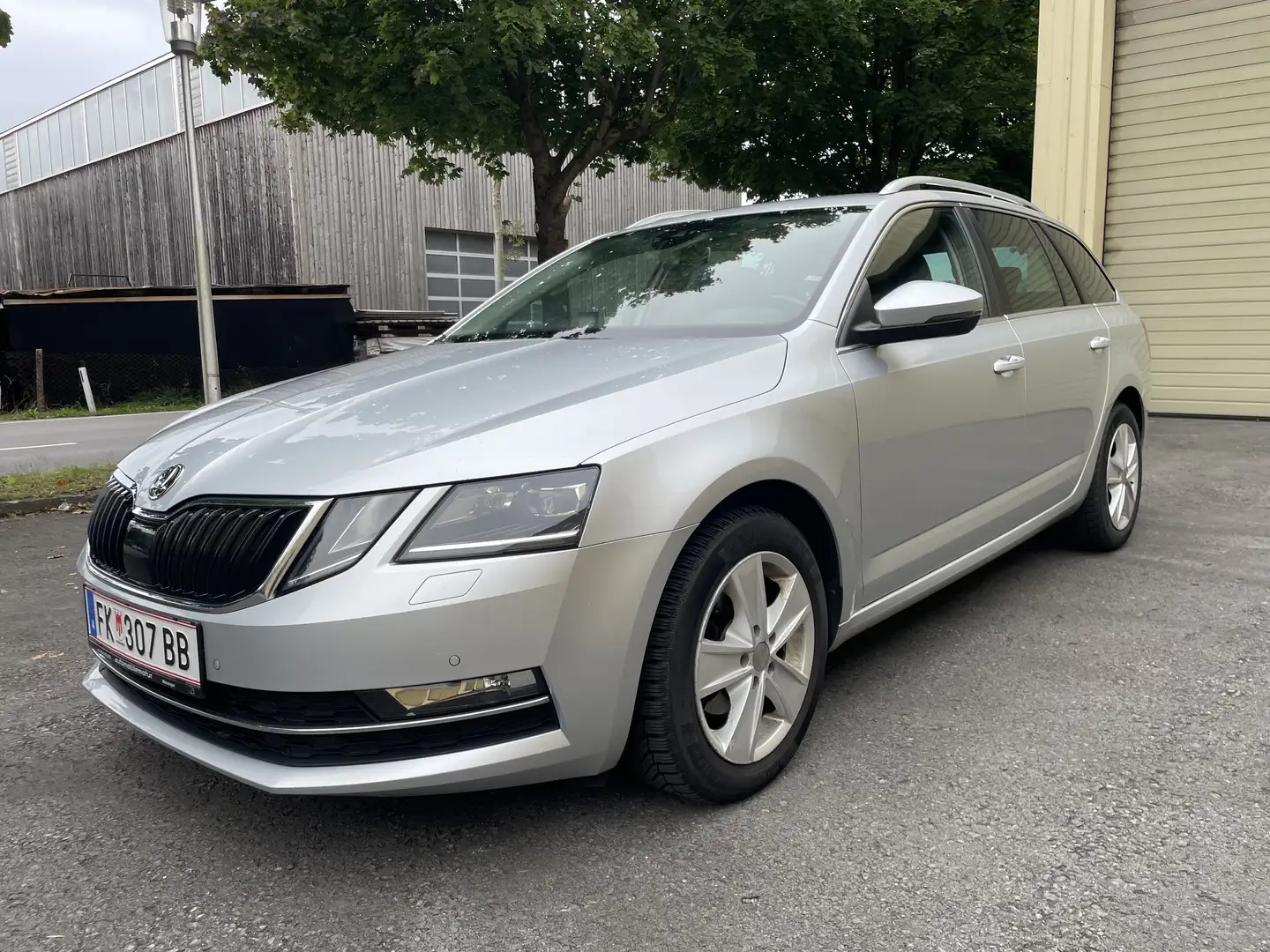 Skoda Octavia Combi 2,0 TDI Ambition DSG - 1