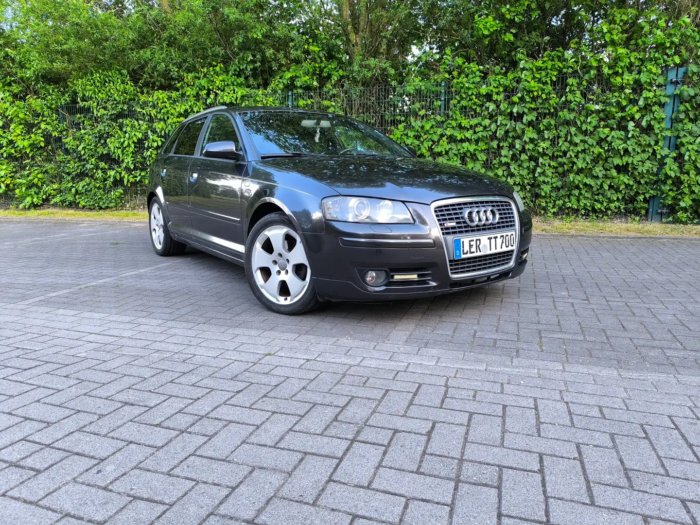 Audi A3 A3 2.0 TDI Sportback DPF S line Sportpaket plus Grau - 1