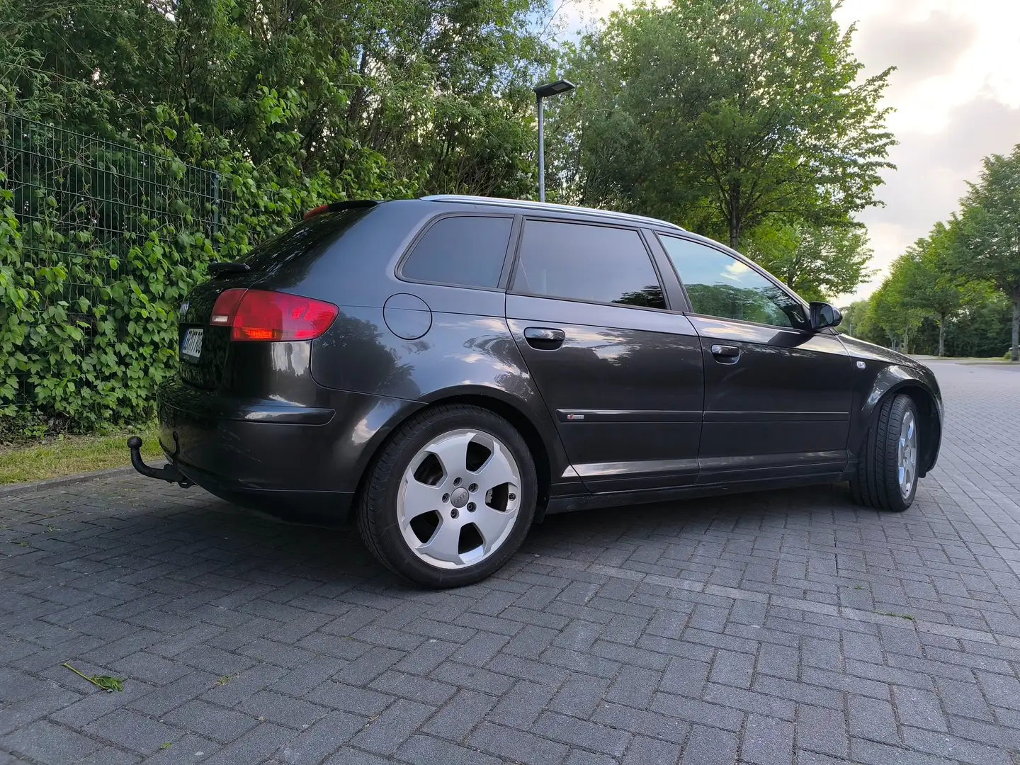 Audi A3 A3 2.0 TDI Sportback DPF S line Sportpaket plus Grau - 2