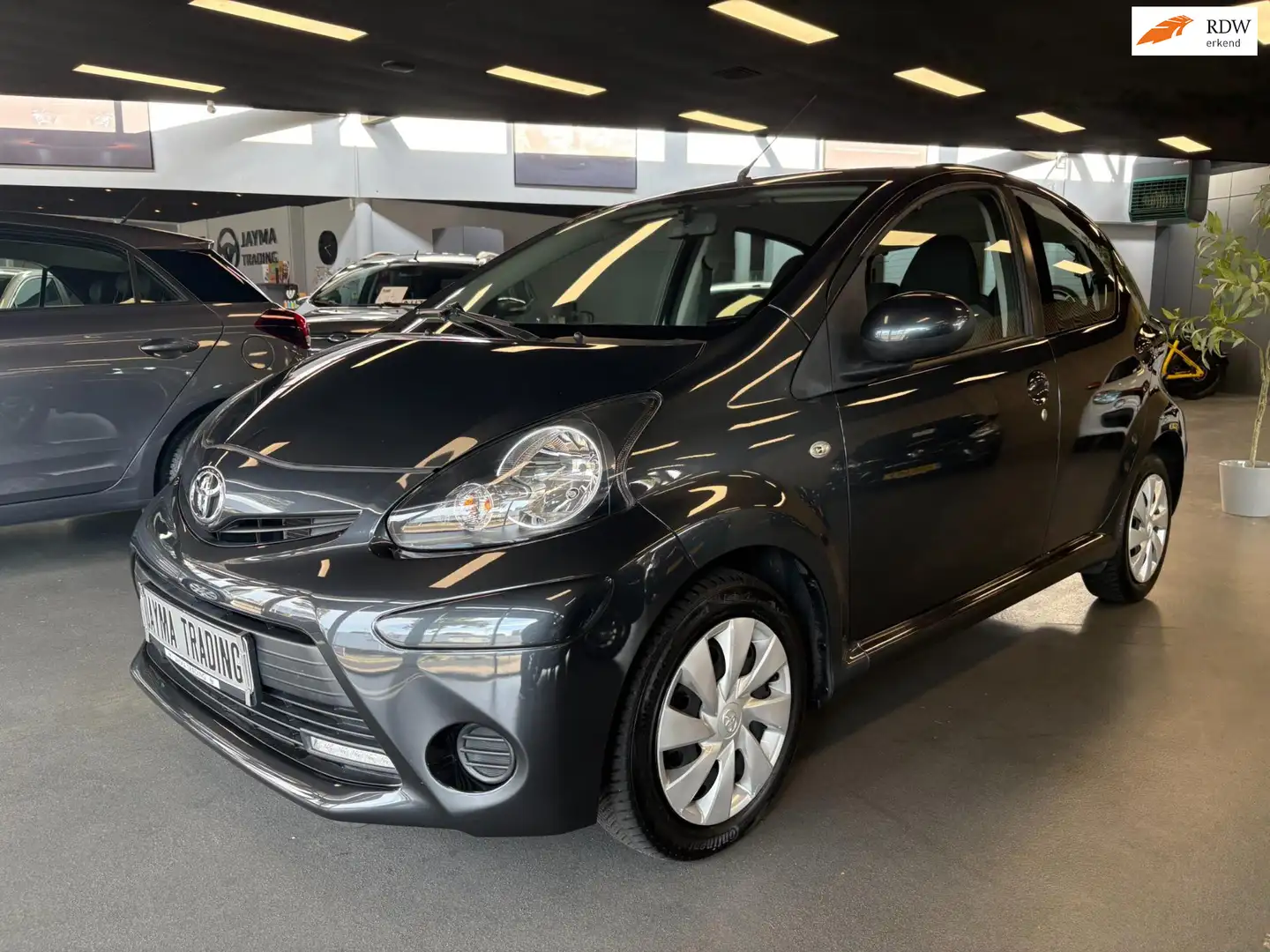 Toyota Aygo 1.0 VVT-i Comfort Grijs - 1