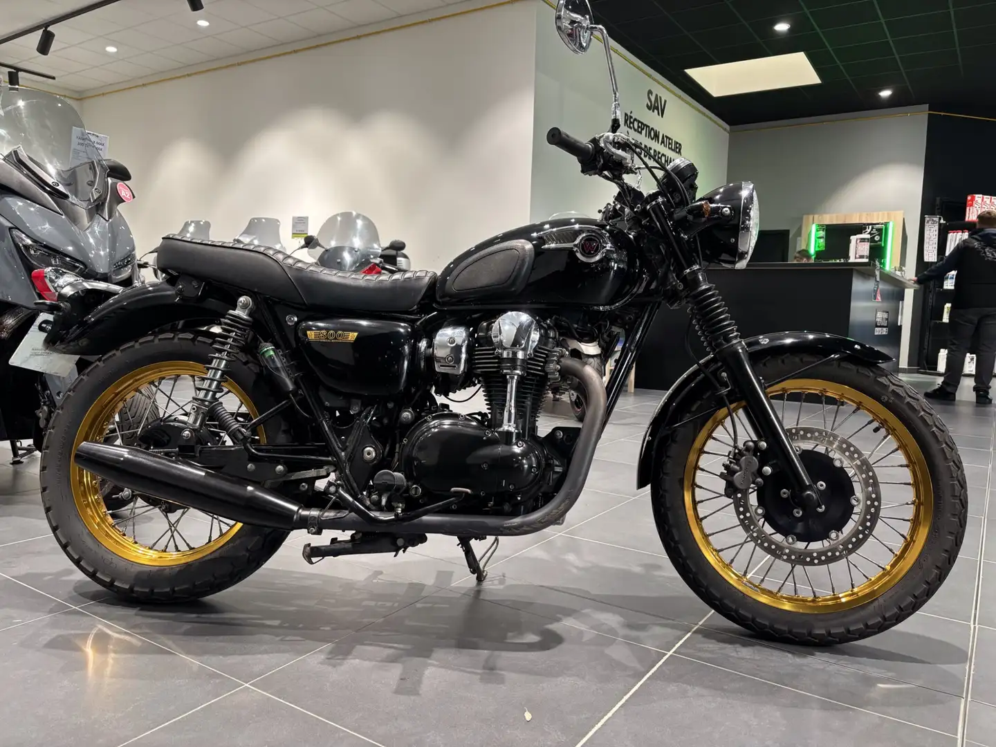 Kawasaki W 800 Negro - 2