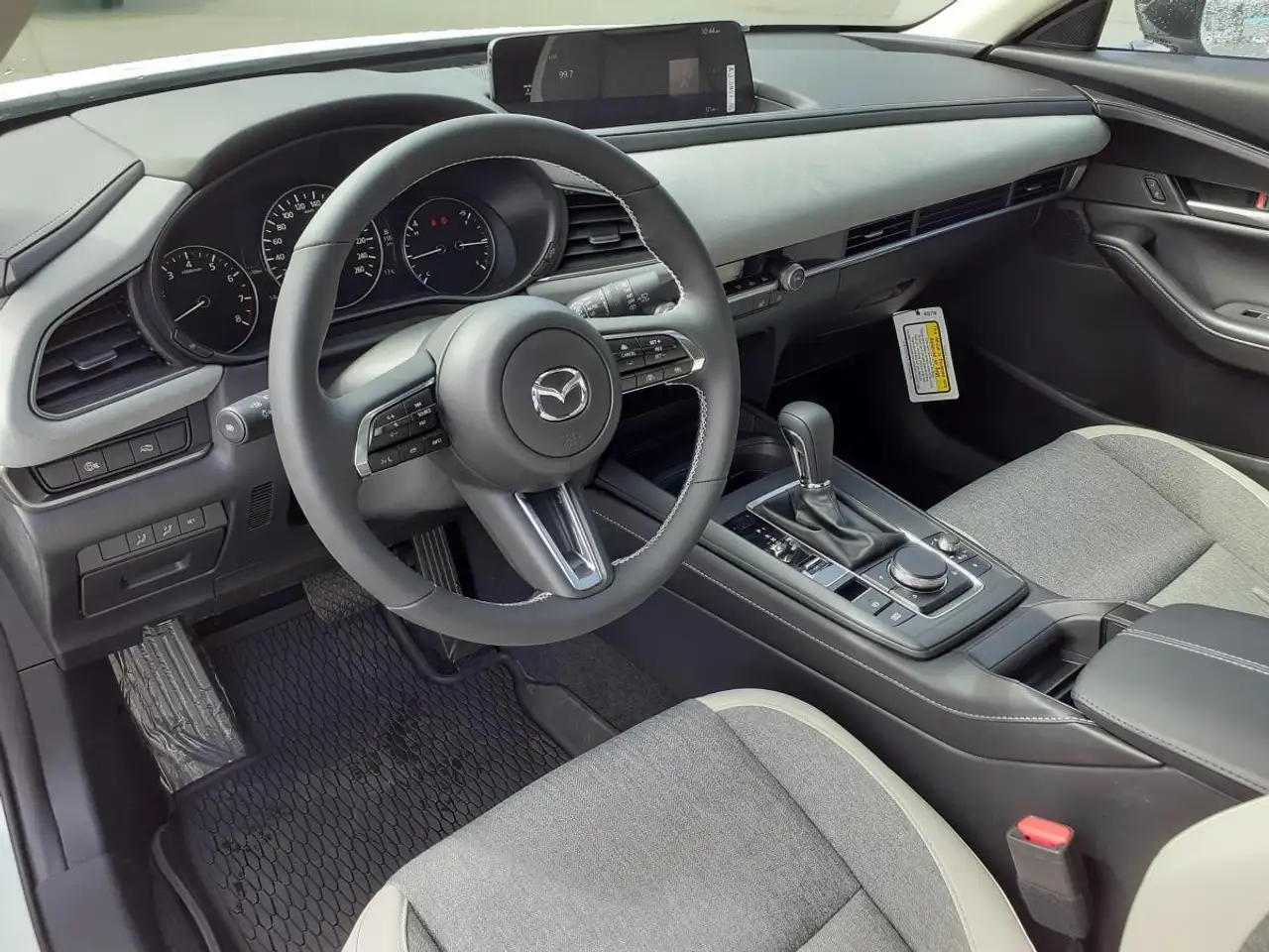 Mazda CX-30 снимка Mazda CX-30