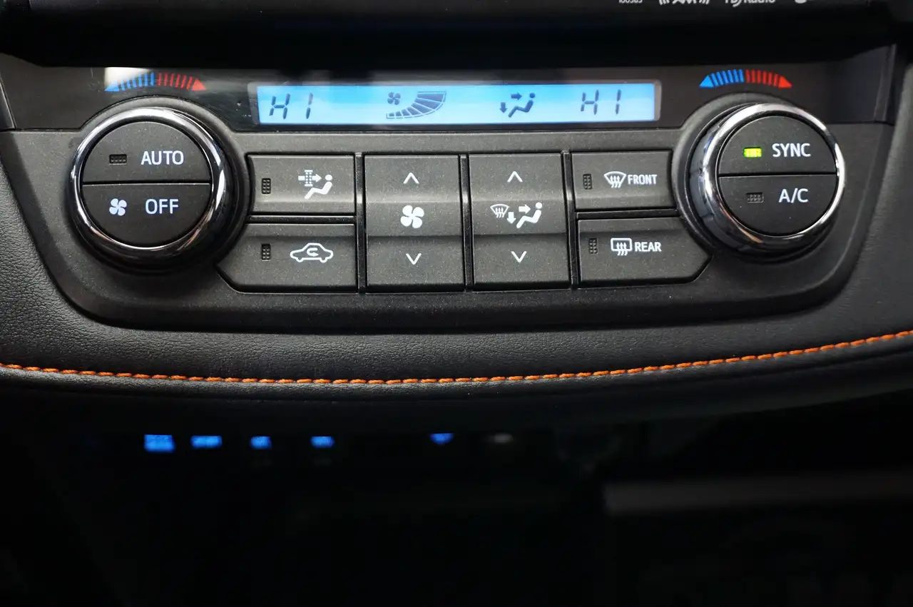 Toyota RAV 4 снимка Toyota RAV 4