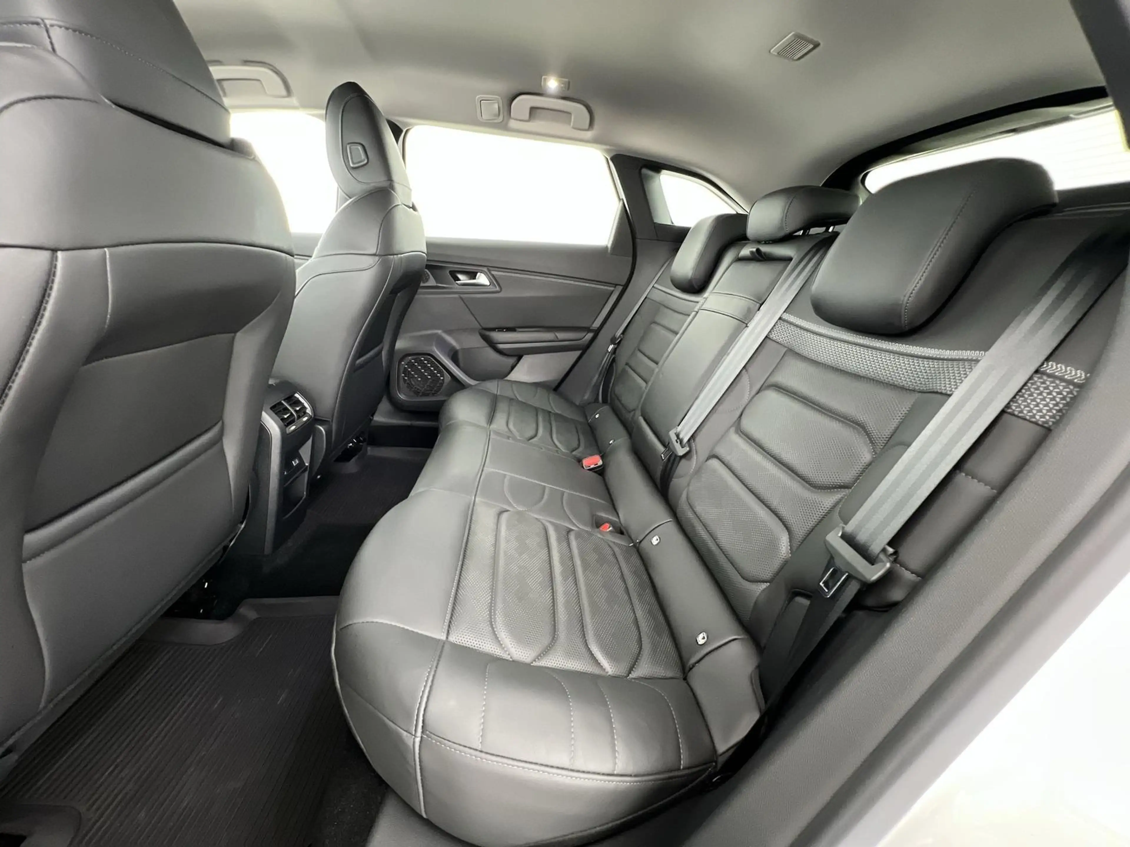 Citroen C5 X Shine Pack Hybrid 1.5*SHZ*NAVI*360°K*uvm — photo 9