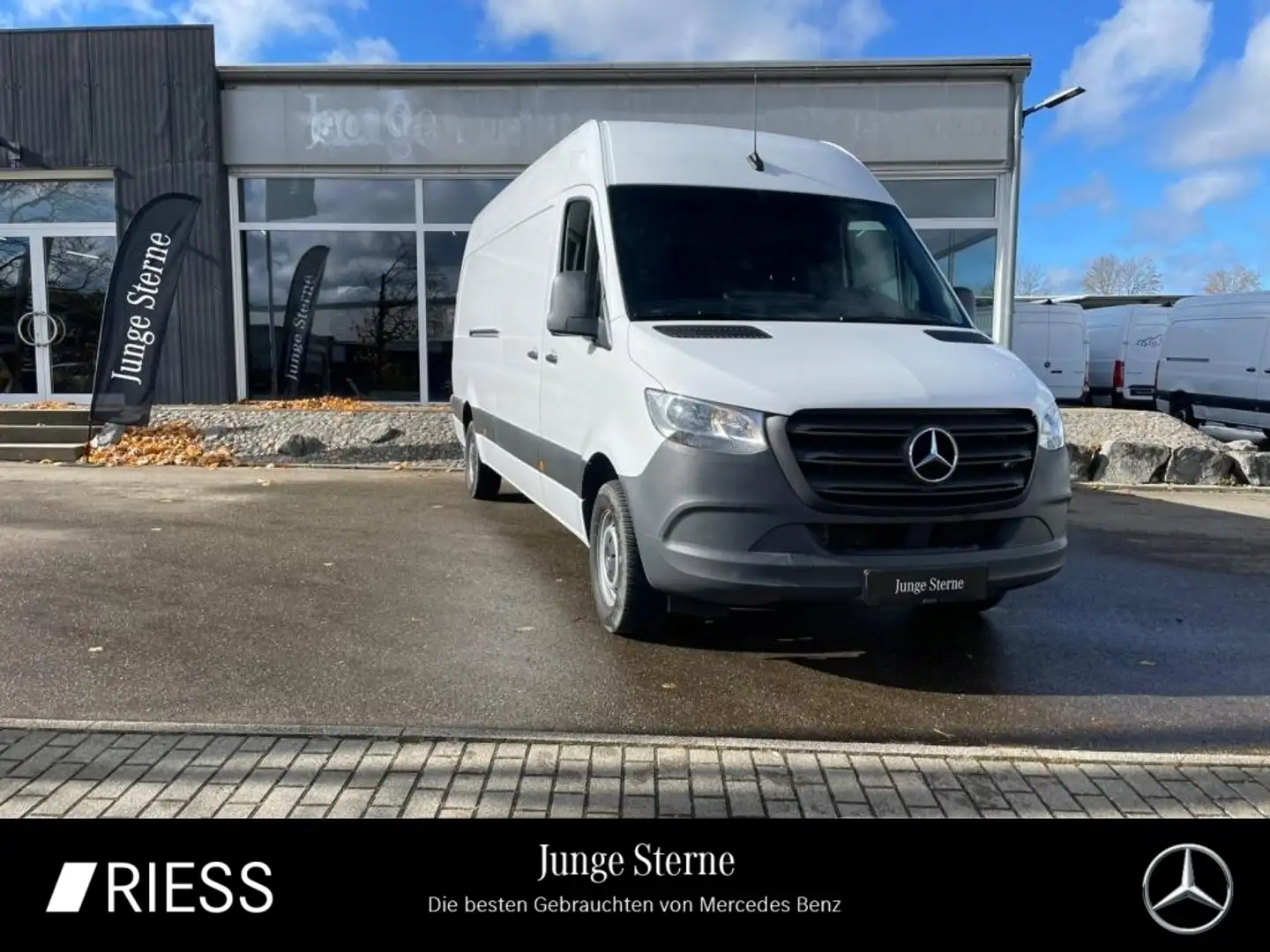 Mercedes-Benz Sprinter 319 CDI KA/MAXI/L3H2/4325/AHK3,5t/MBUX/KL Weiß - 1