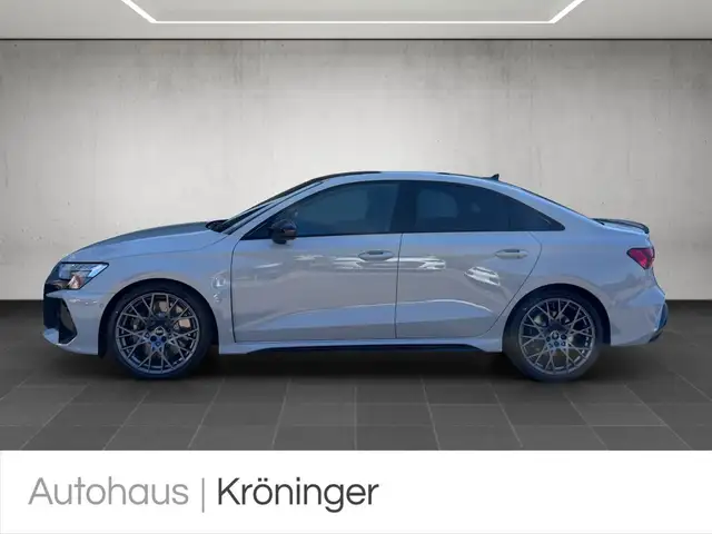 Audi RS3 view 3