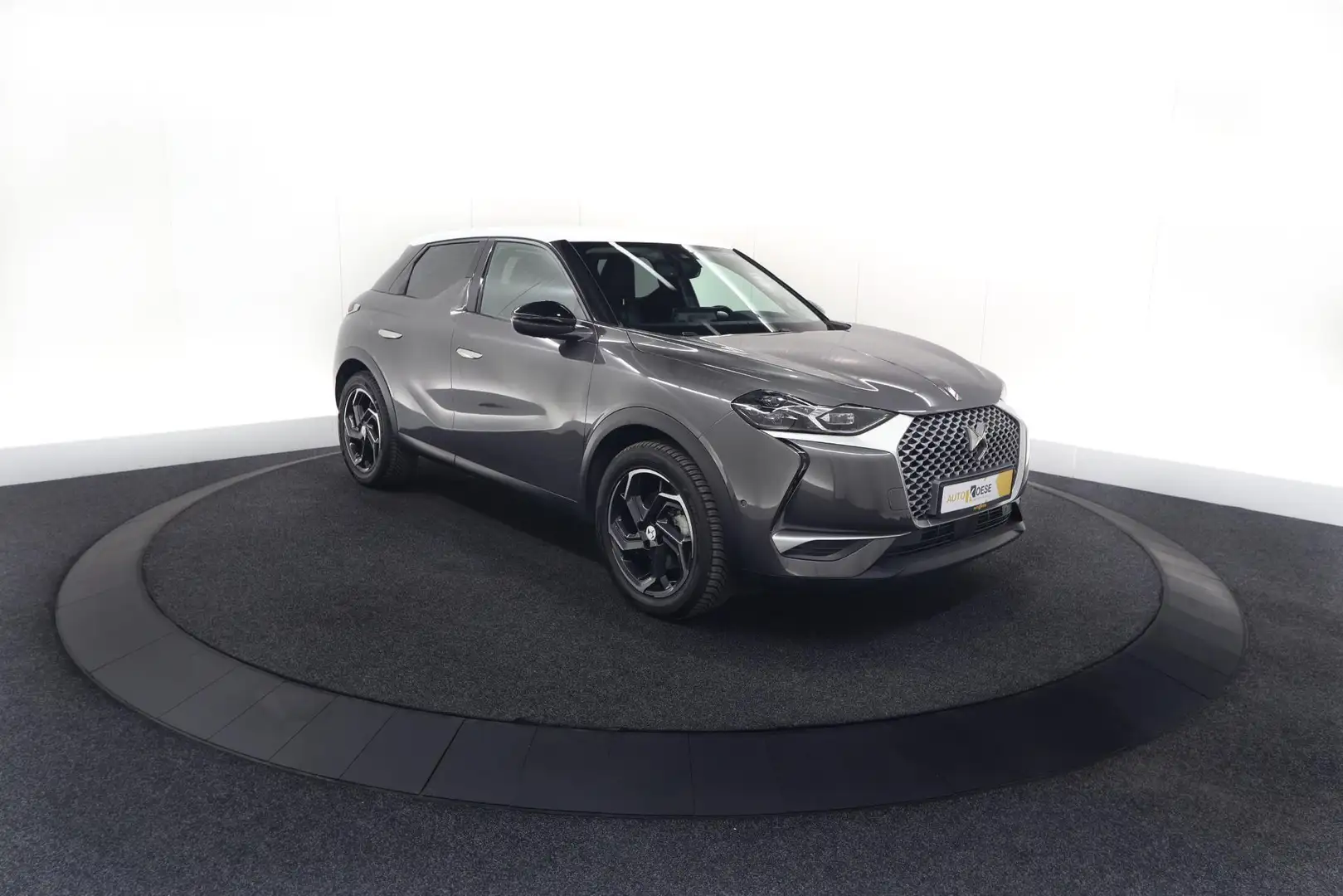 DS Automobiles DS 3 Crossback 50 kwh e-Tense So Chic | Camera | Dodehoekdetectie Gris - 1