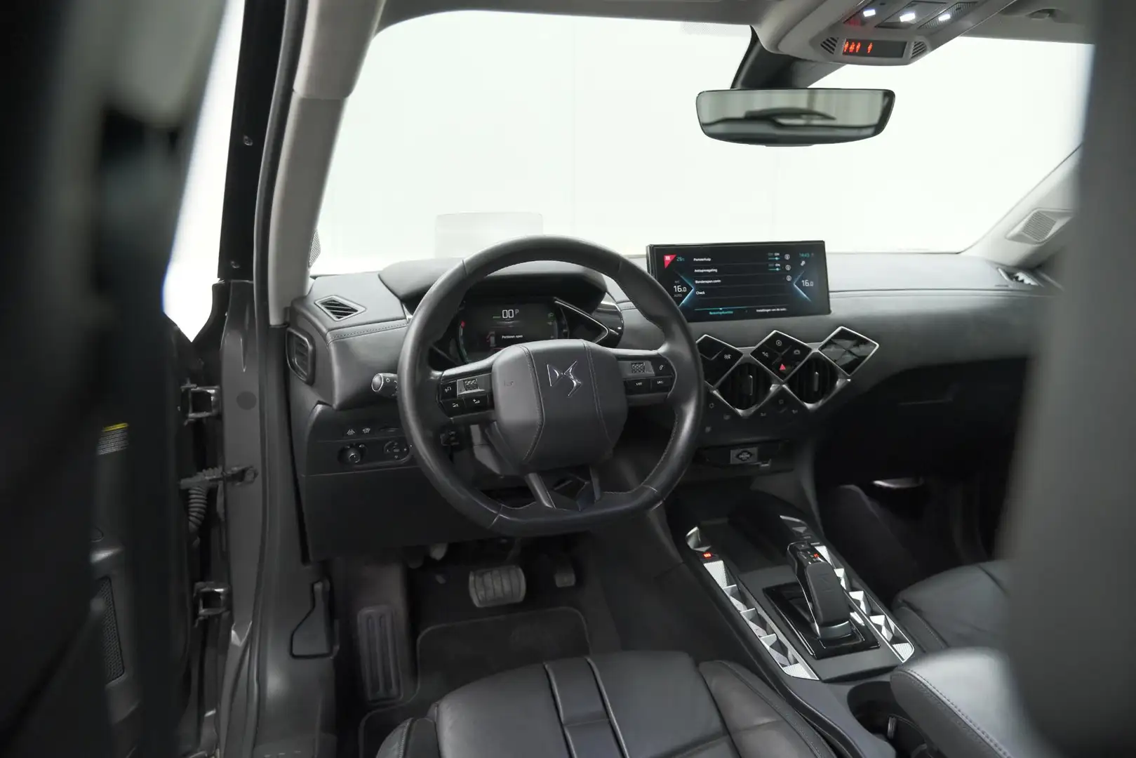 DS Automobiles DS 3 Crossback 50 kwh e-Tense So Chic | Camera | Dodehoekdetectie Gris - 2