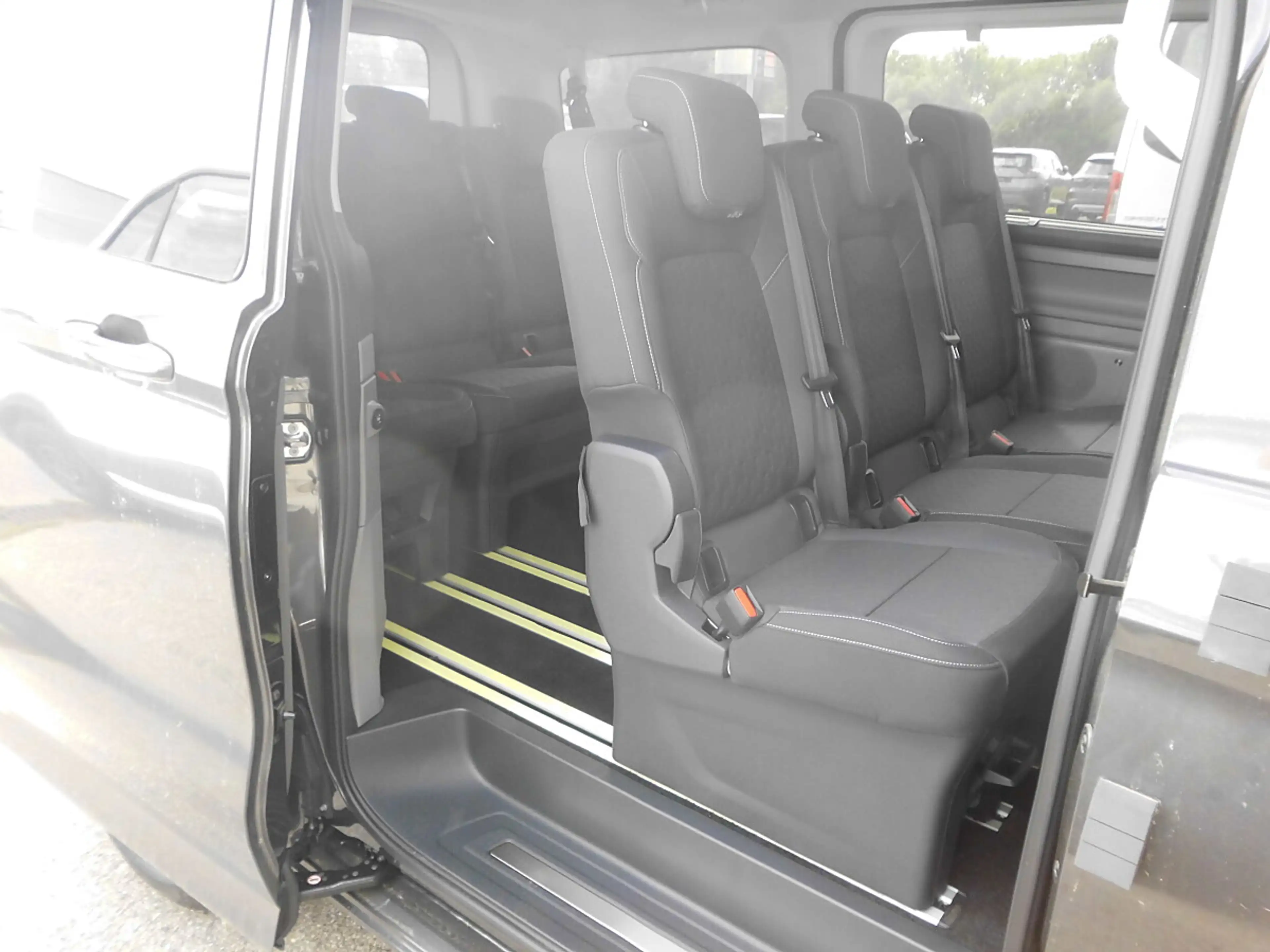 Ford Tourneo Custom Bus 2,0 EcoBlue 320 L1H1 FWD Titanium Aut. — photo 6