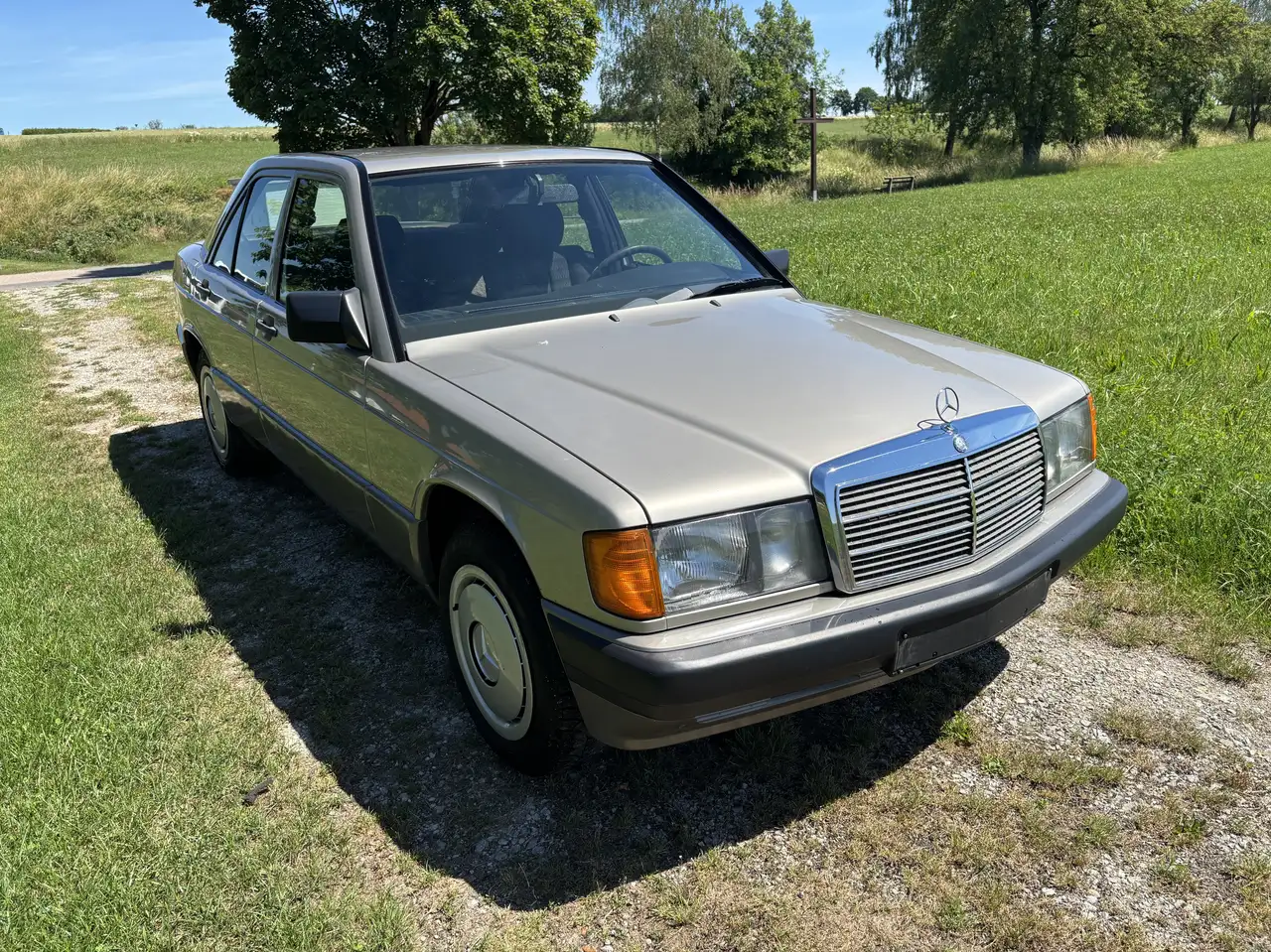 Mercedes-Benz 190 D, foto 2