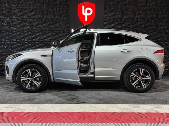 Jaguar E-Pace view 4