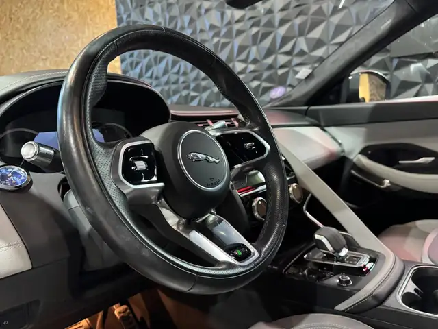 Jaguar E-Pace view 14