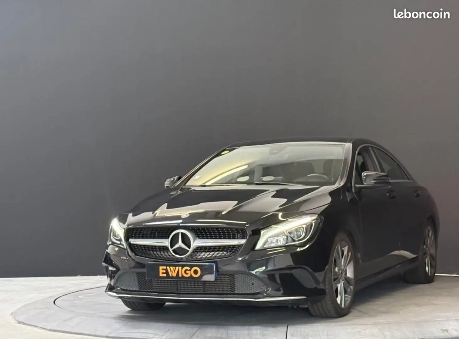 Mercedes-Benz CLA 200 Classe Mercedes COUPE 200 CDi 135CH 7G-DCT SENSATION Schwarz - 1