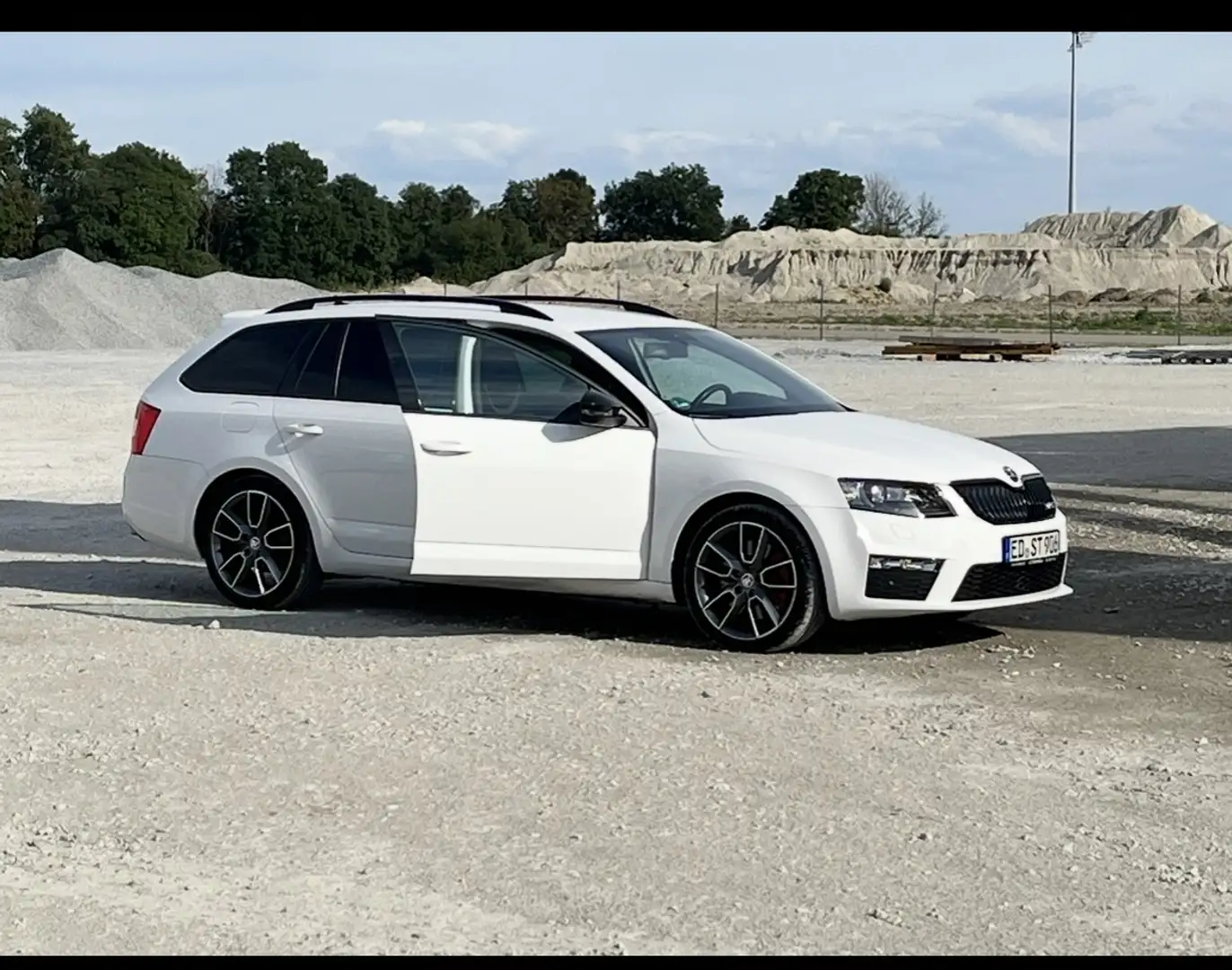 Skoda Octavia Combi 2.0 TDI (Green tec) RS - 2