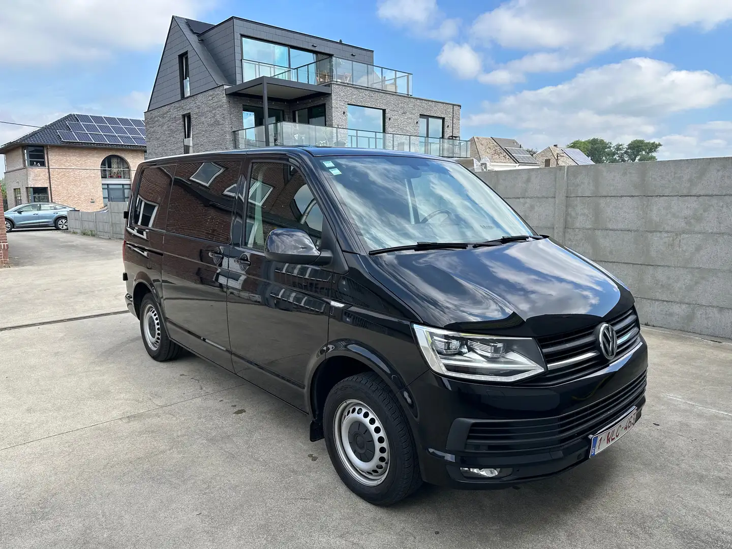 Volkswagen T6 Transporter Transporter T6 DSG EcoProfi BTW aftrekbaar Zwart - 1