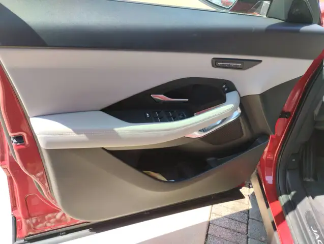 Jaguar E-Pace view 11