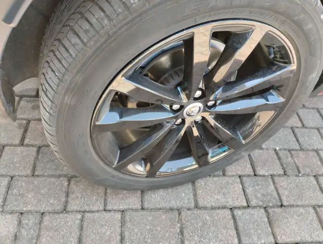 Jaguar E-Pace view 15