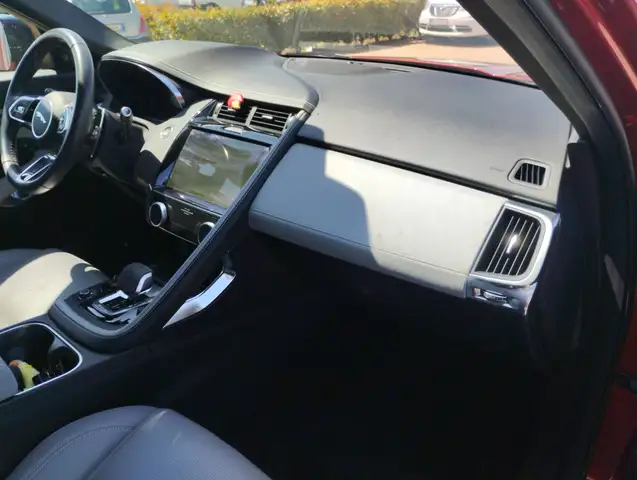 Jaguar E-Pace view 8