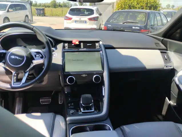 Jaguar E-Pace view 14