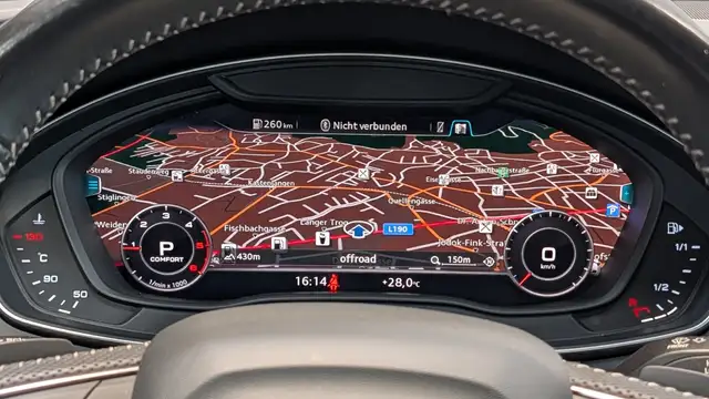 Audi Q5 view 14