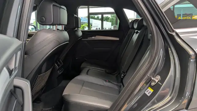 Audi Q5 view 26