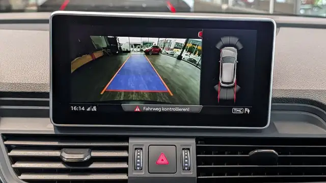 Audi Q5 view 16