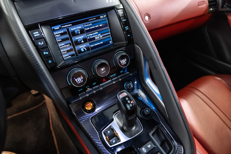 Jaguar F-Type 5.0 V8 R Coupé — photo 11