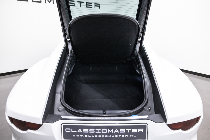Jaguar F-Type 5.0 V8 R Coupé — photo 48