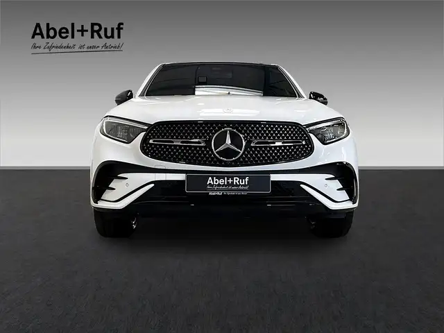 Mercedes-Benz GLC view 2