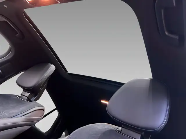 Mercedes-Benz GLC view 12