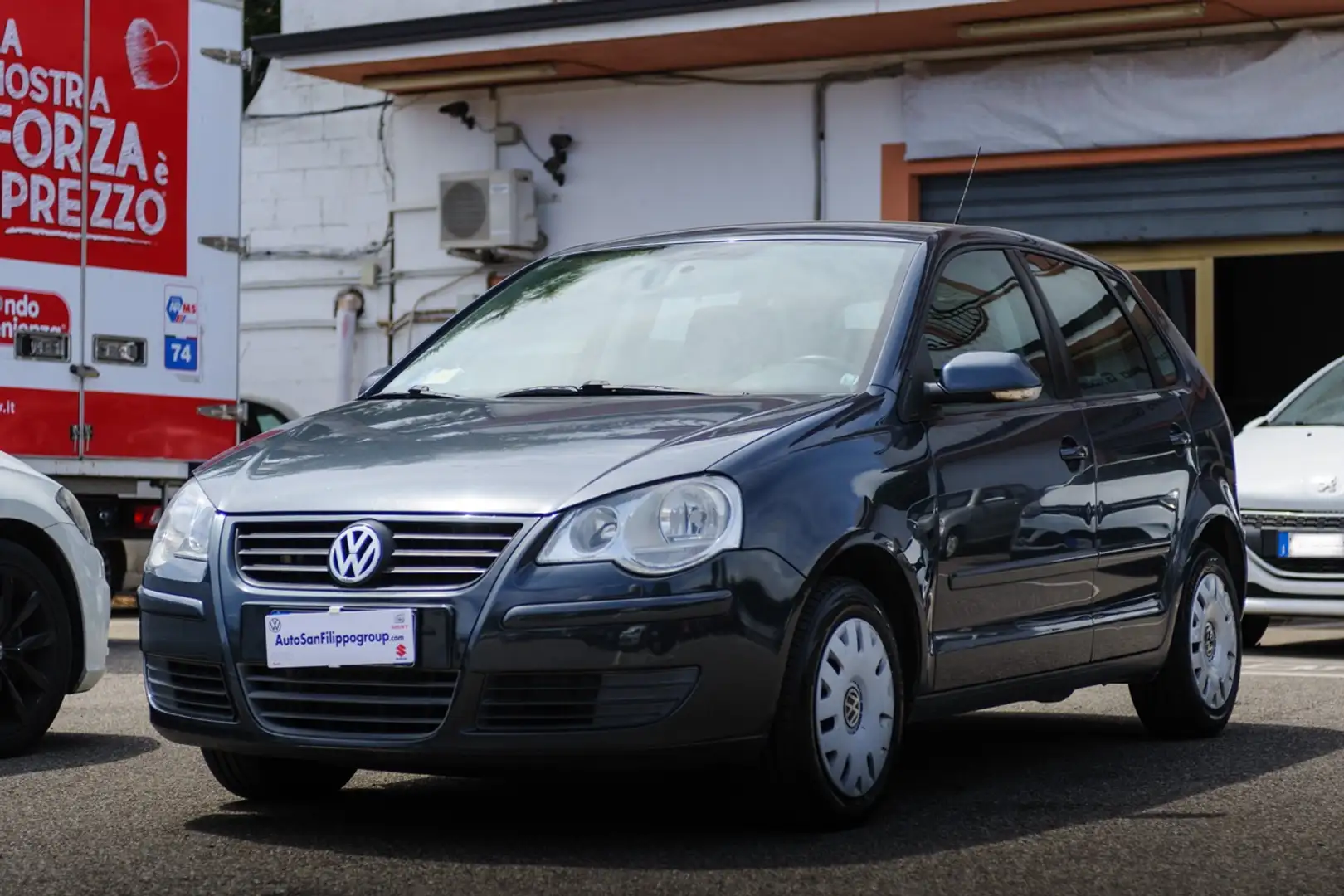 Volkswagen Polo Polo 5p 1.4 tdi Trendline Grijs - 2