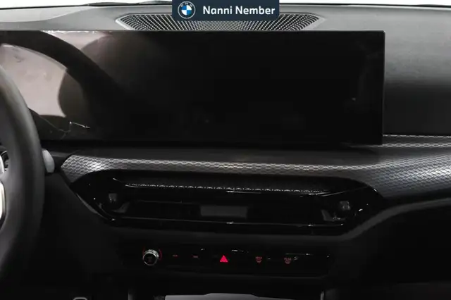 BMW 3 Series view 9