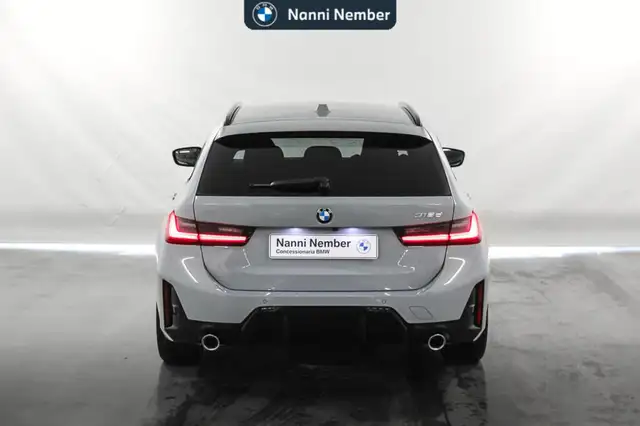BMW 3 Series view 4