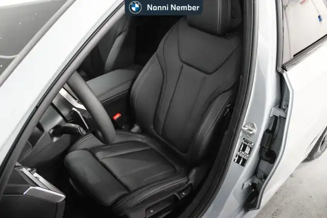 BMW 3 Series view 11