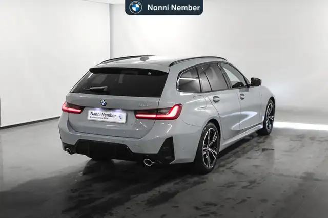 BMW 3 Series view 3