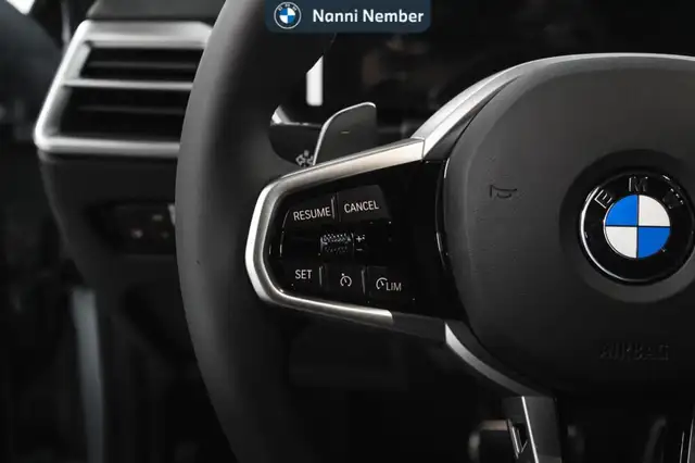 BMW 3 Series view 15