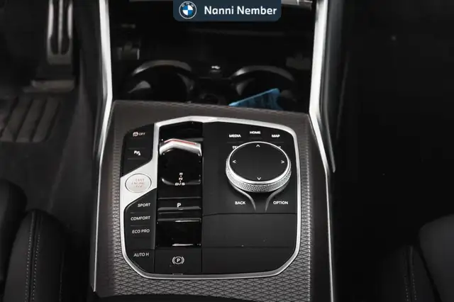 BMW 3 Series view 10