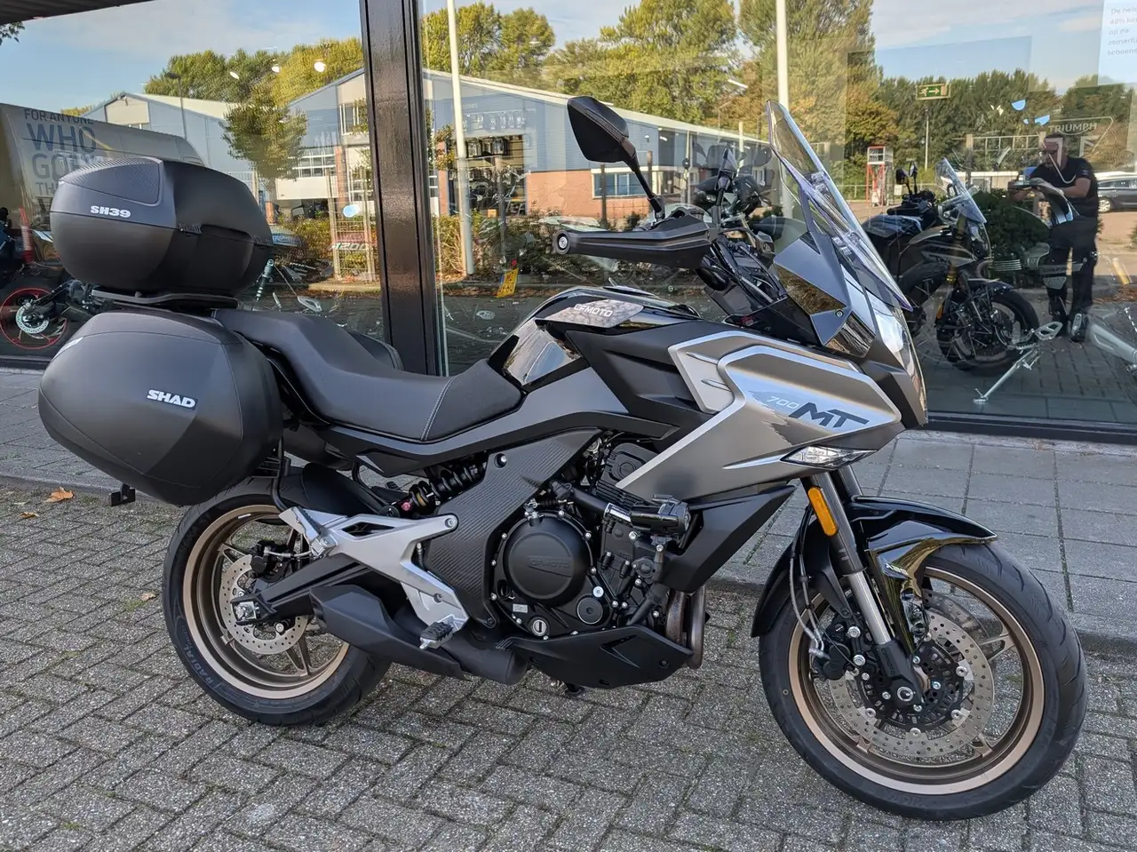 Cfmoto 700 MT