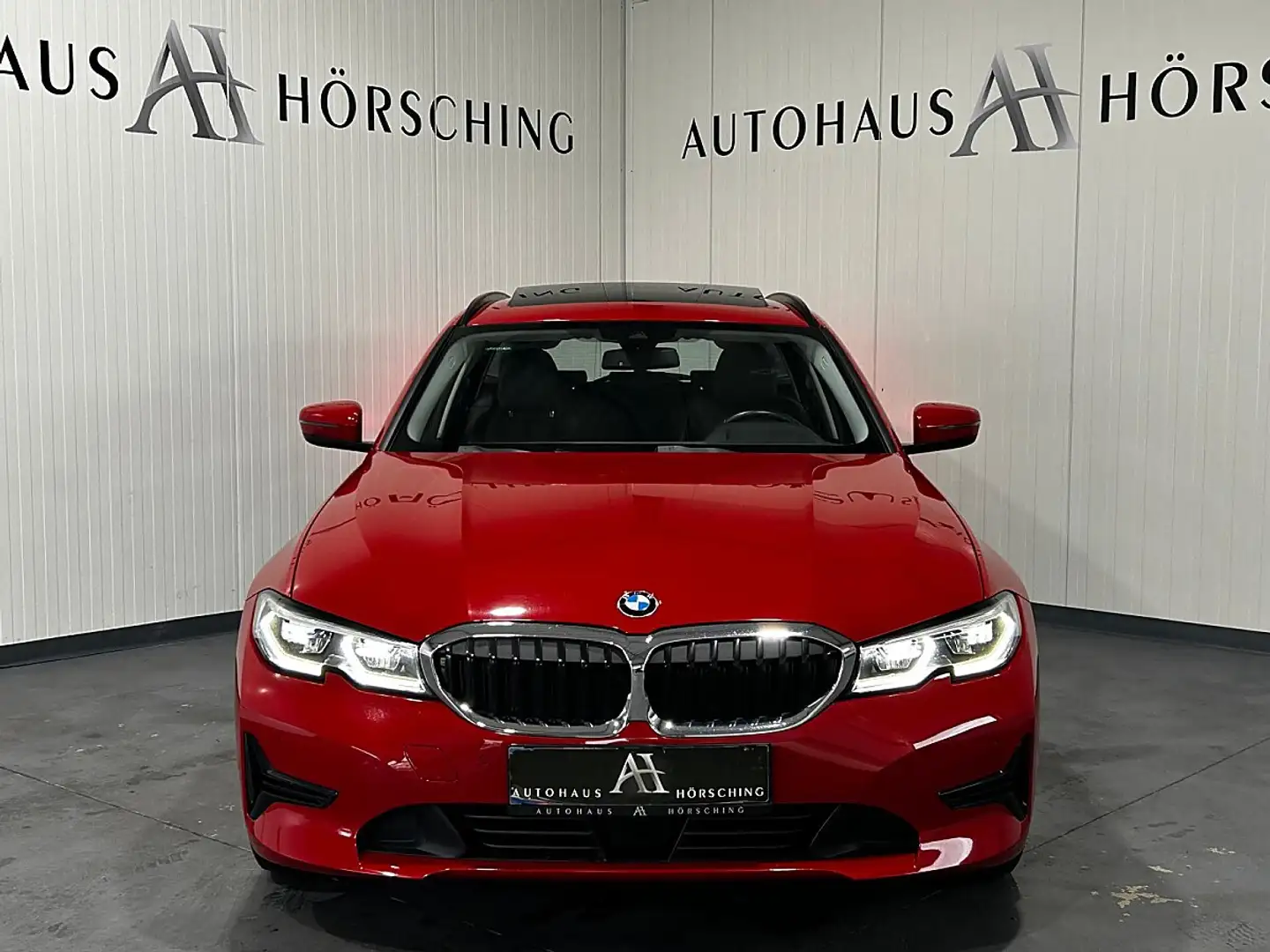BMW 320 d xDrive Touring Aut.//PANO//HEAD-UP//DIGITAL-K... Rot - 2