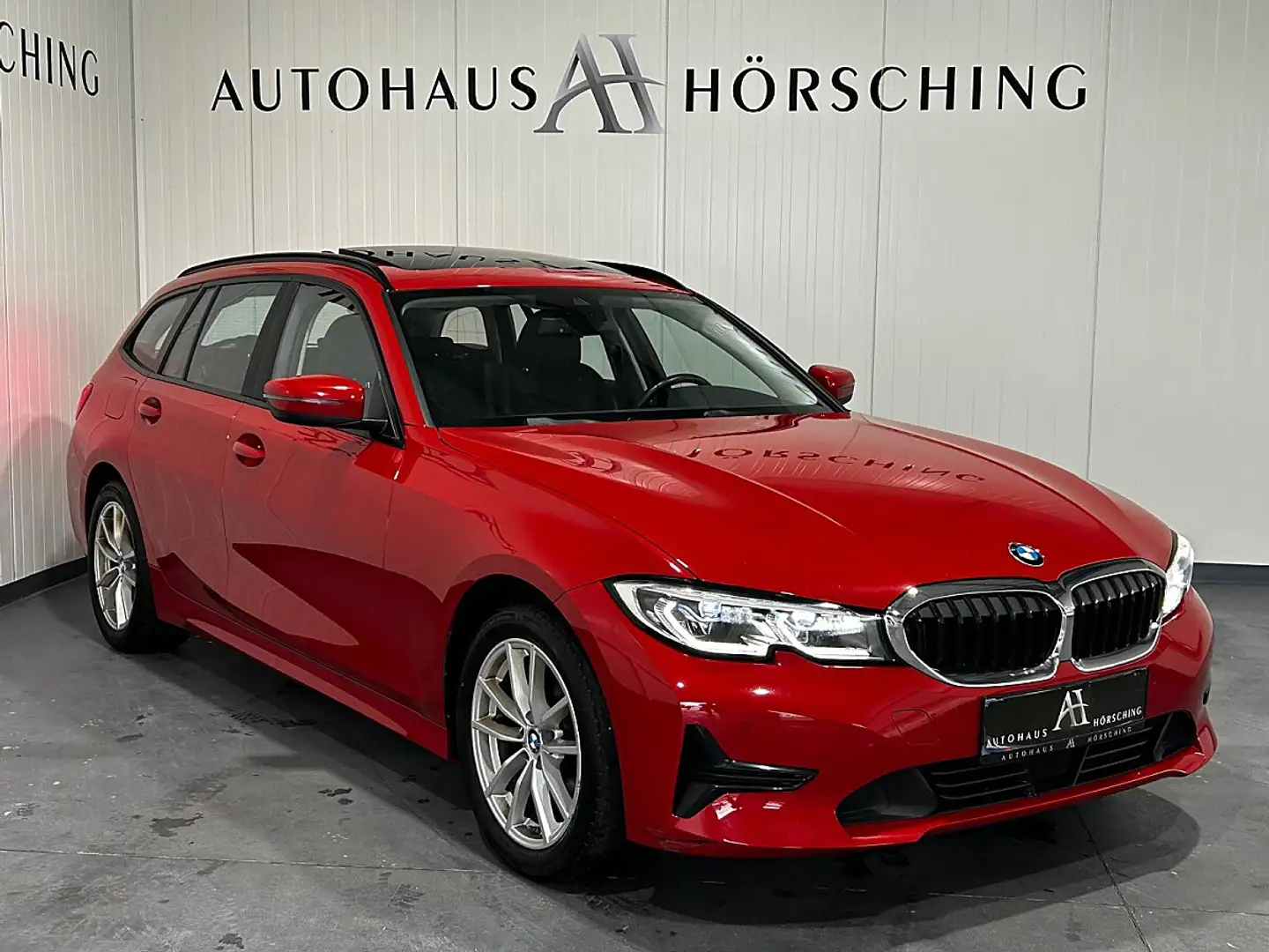 BMW 320 d xDrive Touring Aut.//PANO//HEAD-UP//DIGITAL-K... Rot - 1